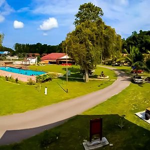 Teluk Penyabung Resort